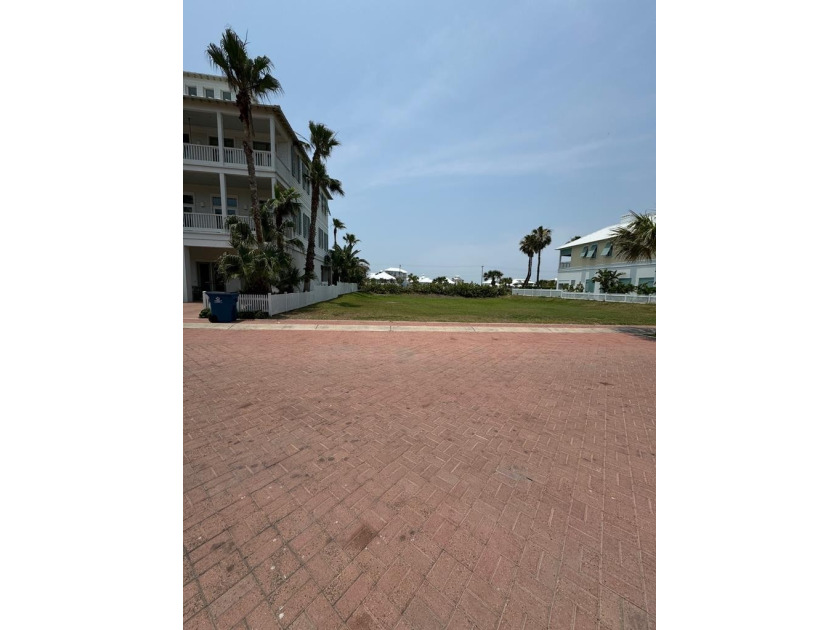 Prime Beach location, across the street from beachfront - Beach Lot for sale in South Padre Island, Texas on Beachhouse.com