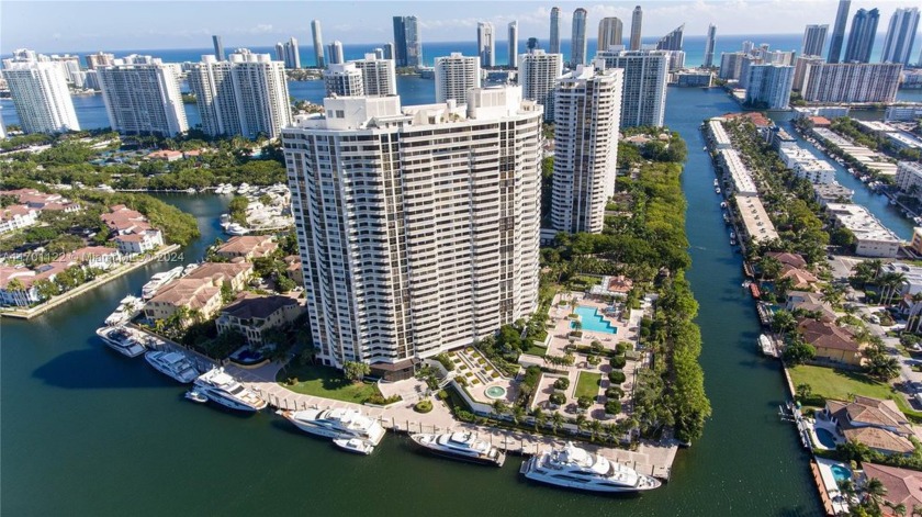 Spectacular Views and luxury at 1000 Island Blvd! This stunning - Beach Condo for sale in Aventura, Florida on Beachhouse.com