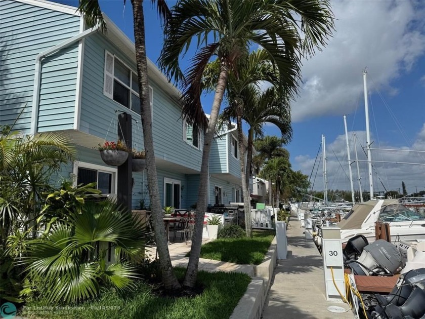 GORGEOUS 2 BD/1.5 BATH CORNER TOWNHOME. Deeded Boat Dock (Slip - Beach Townhome/Townhouse for sale in Pompano Beach, Florida on Beachhouse.com