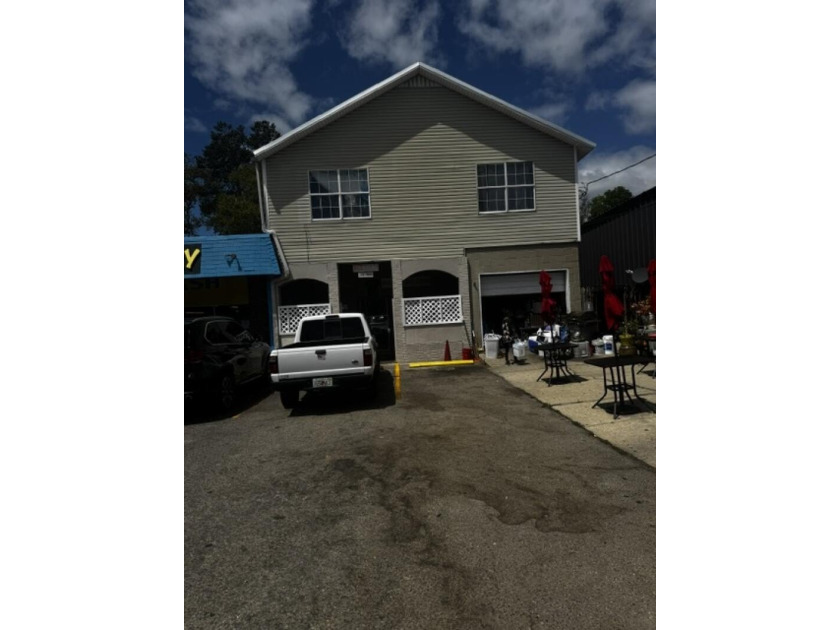 3BR/1BA ~2,000 sq ft single-family home on 2nd level needing - Beach Home for sale in Fort Walton Beach, Florida on Beachhouse.com