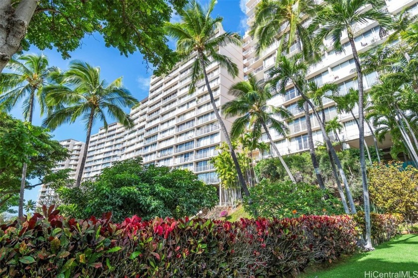 Welcome to Makaha Valley Towers--where resort-style living - Beach Condo for sale in Waianae, Hawaii on Beachhouse.com