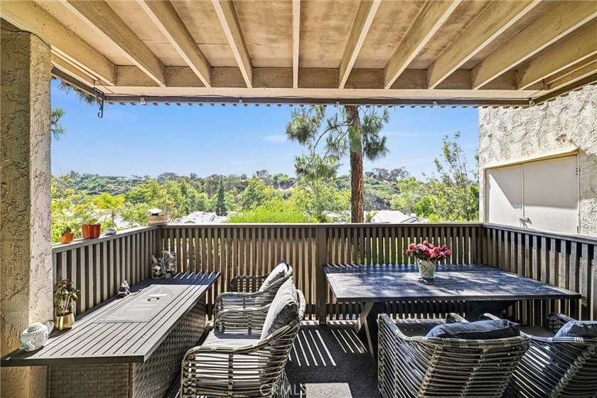 Tucked within the highly desirable Villa La Jolla community in - Beach Condo for sale in La Jolla, California on Beachhouse.com