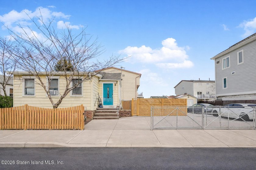 Rare opportunity at 5 Milbank Road in New Dorp Beach, Staten - Beach Home for sale in Staten Island, New York on Beachhouse.com