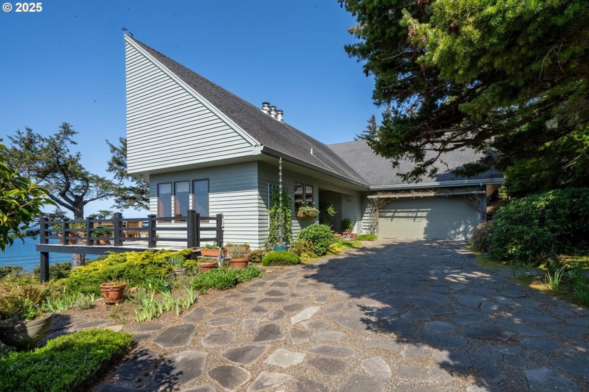 Unparalleled views of the ocean and the iconic 3 Arch Rocks in - Beach Home for sale in Oceanside, Oregon on Beachhouse.com