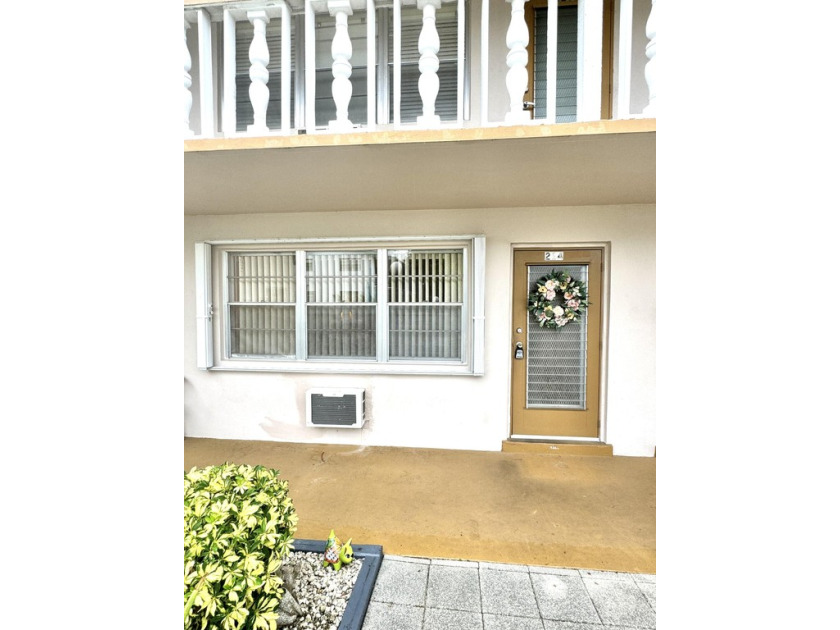 Paradise waits for YOU!  1st Floor, 1/1, Pet Friendly - Beach Condo for sale in West Palm Beach, Florida on Beachhouse.com