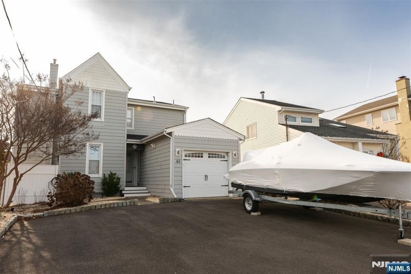 The ultimate serenity of waterfront living in desirable Seawood - Beach Home for sale in Brick, New Jersey on Beachhouse.com