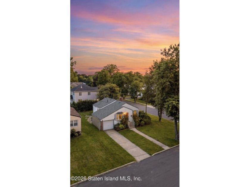 This detached ranch in the heart of desirable Oakwood proves - Beach Home for sale in Staten Island, New York on Beachhouse.com