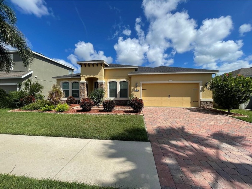 Welcome to Riverview's Gated Lucaya Lake Club! This home - Beach Home for sale in Riverview, Florida on Beachhouse.com