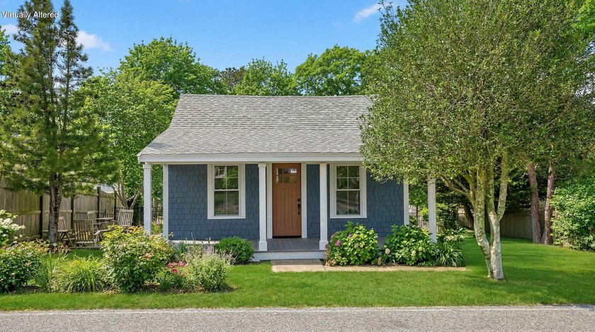 Cape Cod retreat in the heart of Dennis Port! This tastefully - Beach Home for sale in Dennis Port, Massachusetts on Beachhouse.com