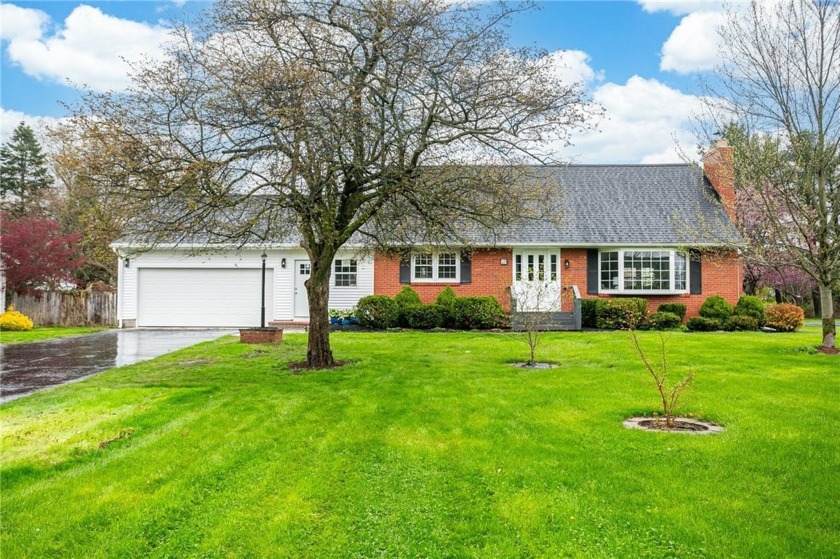 Welcome to 81 Parkway View!  This stunning 3 bedroom/2 bath cape - Beach Home for sale in Greece, New York on Beachhouse.com