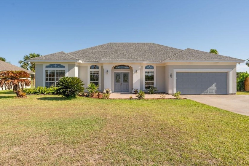 This spacious home offers  3 bedroom 2 bath home and is located - Beach Home for sale in Laguna Vista, Texas on Beachhouse.com