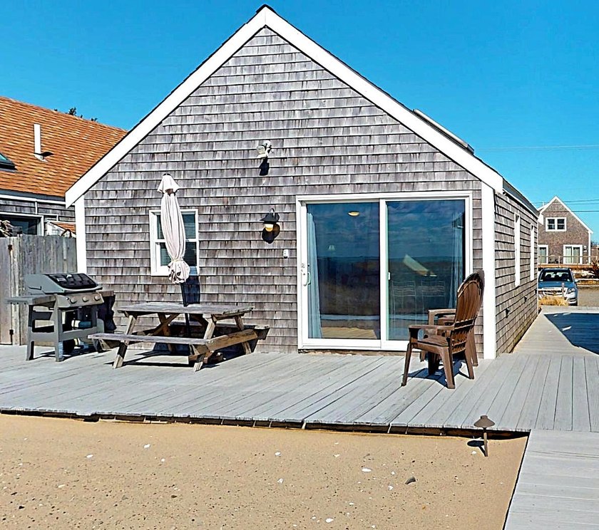 A Cottage at the Beach! Freestanding spacious and light-filled - Beach Condo for sale in North Truro, Massachusetts on Beachhouse.com