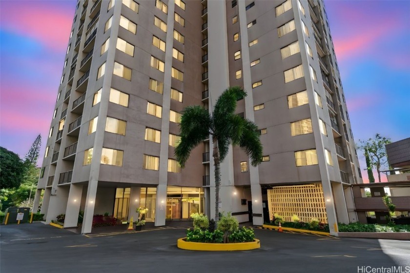 Welcome to Park at Pearlridge - a highly desirable community - Beach Condo for sale in Aiea, Hawaii on Beachhouse.com