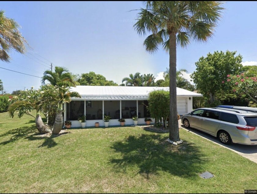 Corner lot. Mature trees. Room for your boat AND RV. No HOA - Beach Home for sale in Jensen Beach, Florida on Beachhouse.com