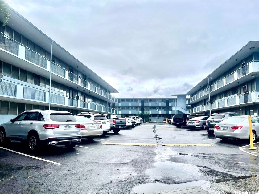 Location, Location. Welcome to Kokea Gardens! Featuring 2nd - Beach Condo for sale in Honolulu, Hawaii on Beachhouse.com