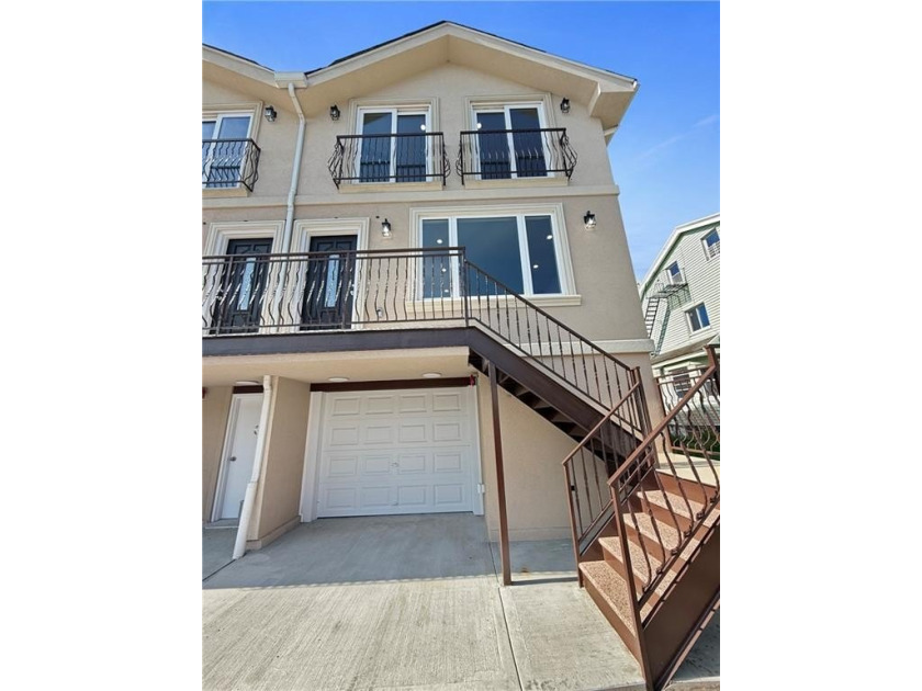 Welcome to your dream home in the heart of Seagate, Brooklyn's - Beach Home for sale in Brooklyn, New York on Beachhouse.com
