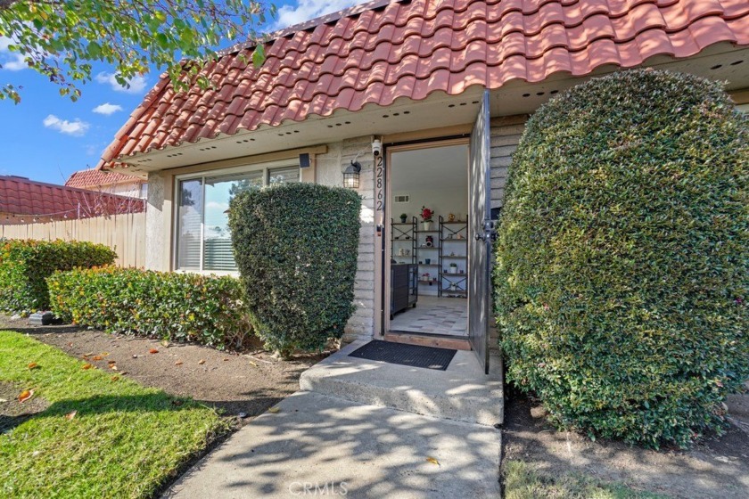 Very clean condo located with a very private entry in the Rancho - Beach Condo for sale in Lake Forest, California on Beachhouse.com