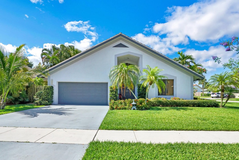 Lovely 3 Bedroom 2 bath home on large corner lot, features - Beach Home for sale in Boca Raton, Florida on Beachhouse.com