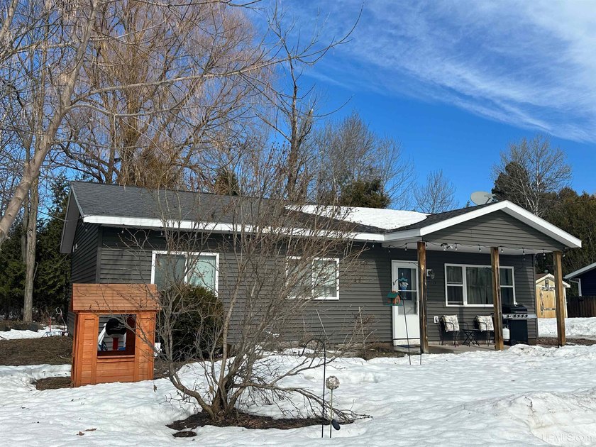 Explore easy living at 632 Union St. Welcome to your new home, a - Beach Home for sale in Marquette, Michigan on Beachhouse.com