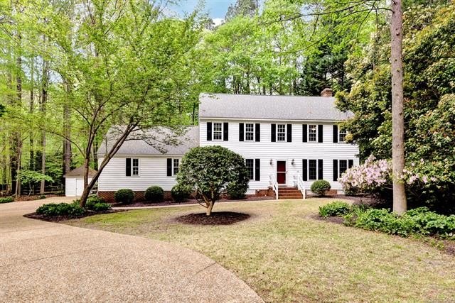 Situated at the end of a quiet Kingsmill cul-de-sac on a flat - Beach Home for sale in Williamsburg, Virginia on Beachhouse.com