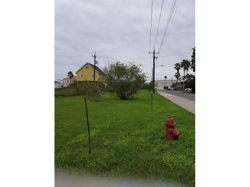 THIS IS A CORNER LOT ON KINGFISH AND LAGUNA BLVD - Beach Lot for sale in South Padre Island, Texas on Beachhouse.com