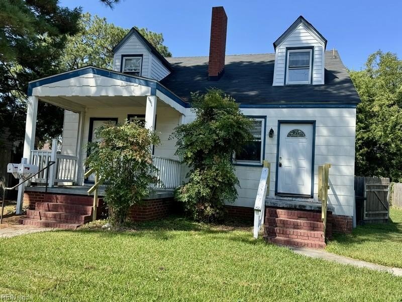Spacious over 2,000 sq. ft. duplex situated on a 0.14-acre lot - Beach Townhome/Townhouse for sale in Portsmouth, Virginia on Beachhouse.com