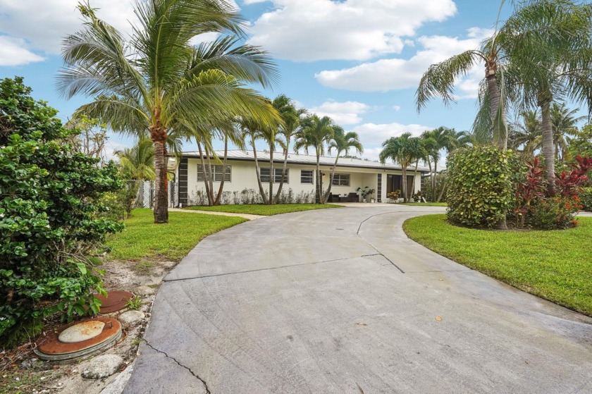 Welcome to your dream home! This beautiful single-family - Beach Home for sale in Lake Worth Beach, Florida on Beachhouse.com