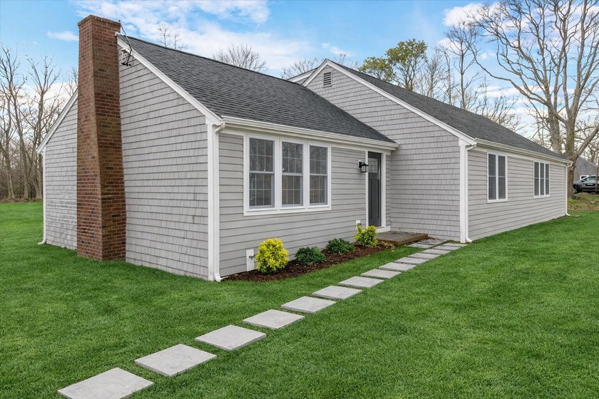 Completely renovated and ideally located in the heart of Hyannis - Beach Home for sale in Hyannis, Massachusetts on Beachhouse.com