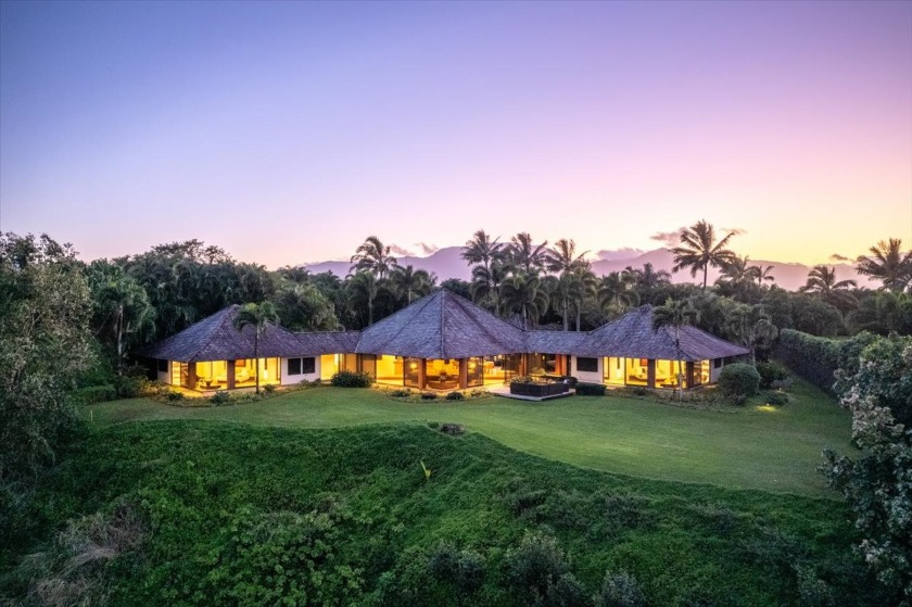 Anini Vista is a private enclave located on the coveted North - Beach Home for sale in Kilauea, Hawaii on Beachhouse.com