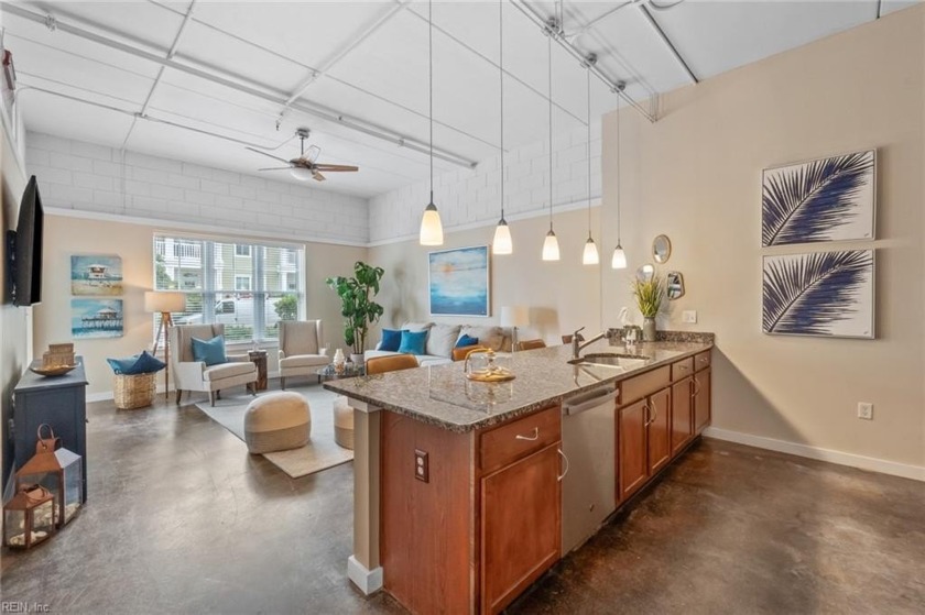 Welcome to Beach Living! Just 3 blocks from the oceanfront - Beach Condo for sale in Virginia Beach, Virginia on Beachhouse.com