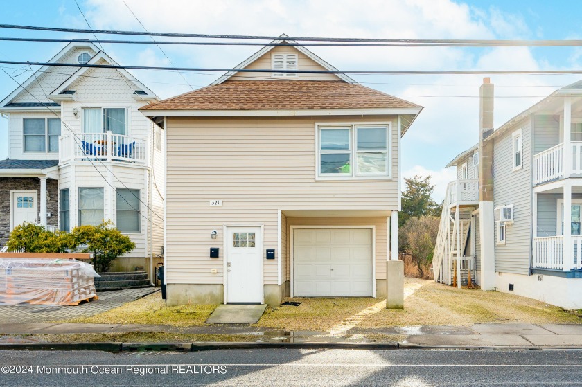 Prime multi family opportunity in Manasquan Beach!  Live in one - Beach Home for sale in Manasquan, New Jersey on Beachhouse.com