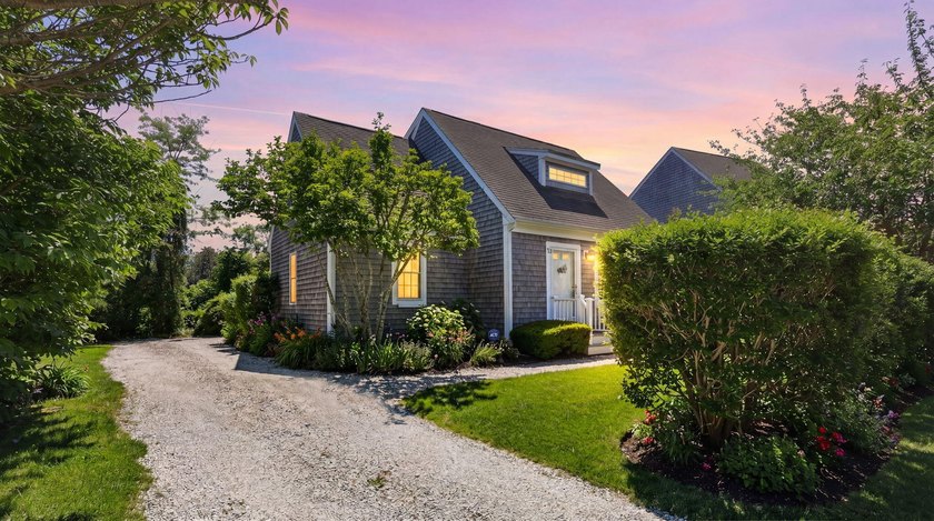 Welcome to Mill Pond Village! These beautifully landscaped - Beach Condo for sale in West Yarmouth, Massachusetts on Beachhouse.com