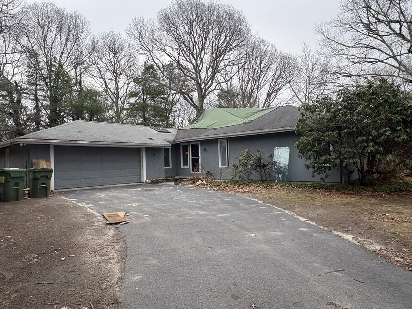 Don't miss this great opportunity to create an amazing home in a - Beach Home for sale in Centerville, Massachusetts on Beachhouse.com