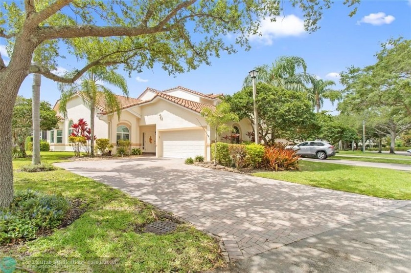 Very rarely available corner villa overlooking a canal and the - Beach Condo for sale in Pompano Beach, Florida on Beachhouse.com