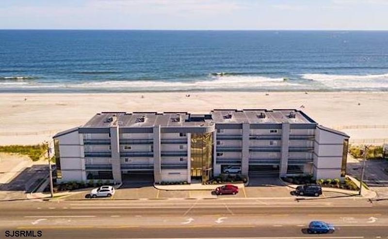 Rarely available, this immaculate 2 bedroom, 2 full bath condo - Beach Condo for sale in Brigantine, New Jersey on Beachhouse.com