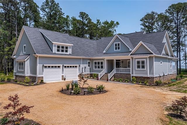 Brand NEW 4 bedroom custom built WF home with endless view to - Beach Home for sale in Kilmarnock, Virginia on Beachhouse.com