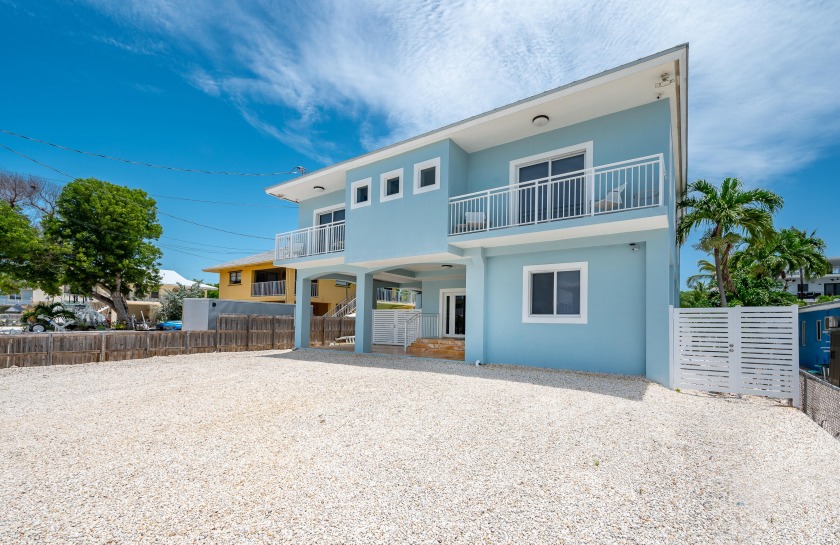 Indulge in the beautiful breeze this Florida Keys home has to - Beach Home for sale in Key Largo, Florida on Beachhouse.com