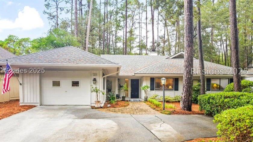 Discover comfort and charm in this cozy Hilton Head Plantation - Beach Home for sale in Hilton Head Island, South Carolina on Beachhouse.com