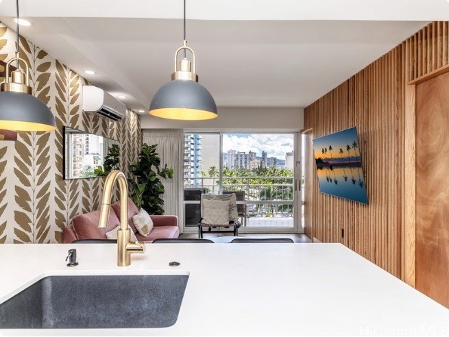 Fully remodeled and fully furnished one-bedroom, one-bath unit - Beach Condo for sale in Honolulu, Hawaii on Beachhouse.com