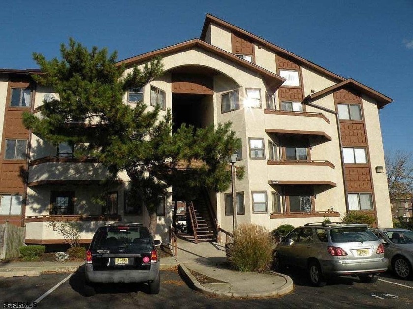 Charming 2-Bedroom Condo in the Heart of Atlantic City - Beach Condo for sale in Atlantic City, New Jersey on Beachhouse.com