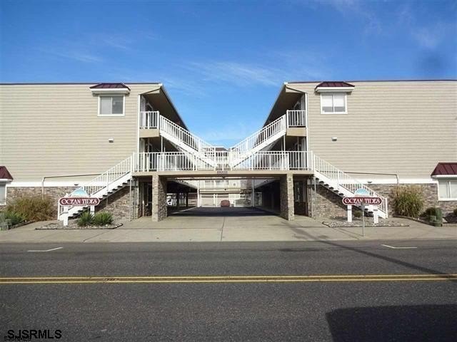 Ocean Tides Condo in Pristine Condition! This 1 Bedroom, 1 Bath - Beach Condo for sale in Ocean City, New Jersey on Beachhouse.com