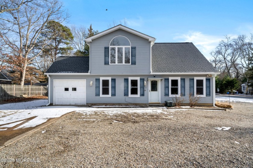 Charming, move in ready 4 Bedroom 2 Full Bathroom home in the - Beach Home for sale in Waretown, New Jersey on Beachhouse.com