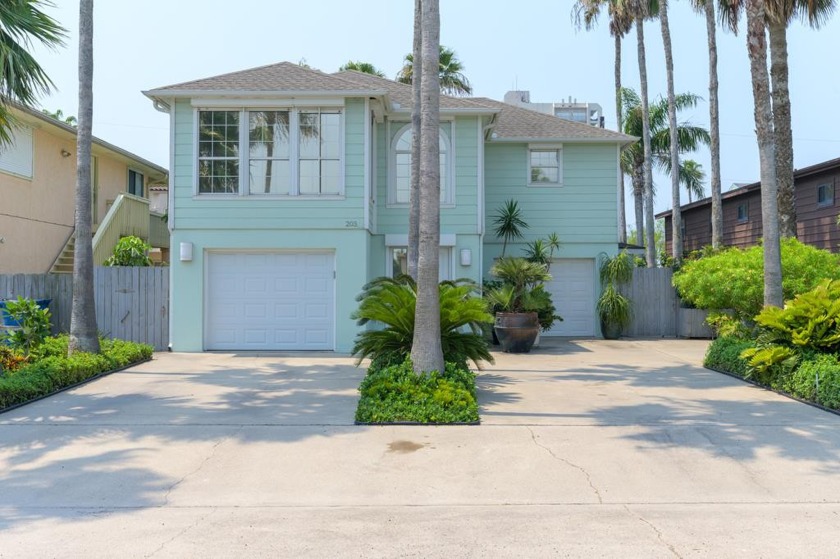 This 2 bed/2 bath house has lots of space & an AMAZING layout - Beach Home for sale in South Padre Island, Texas on Beachhouse.com