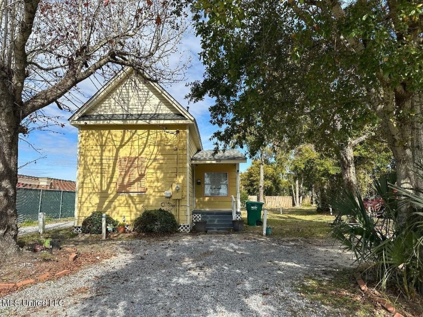 Charming and versatile, this cozy home offers the perfect blend - Beach Home for sale in Gulfport, Mississippi on Beachhouse.com