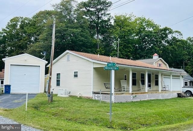 Welcome to your dream retreat near the Chesapeake Bay! This - Beach Home for sale in Reedville, Virginia on Beachhouse.com