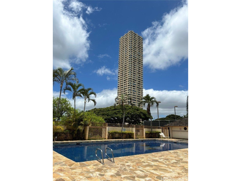 Cool Corner unit with Mountains and Ocean views. No air - Beach Condo for sale in Pearl City, Hawaii on Beachhouse.com