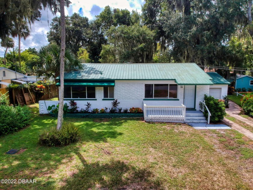 Welcome home to 812 Faulkner! This charming 2/2 concrete block - Beach Home for sale in New Smyrna Beach, Florida on Beachhouse.com