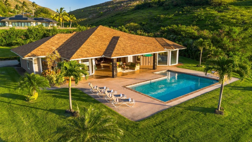 Welcome to your own slice of paradise in the coveted Launiupoko - Beach Home for sale in Lahaina, Hawaii on Beachhouse.com