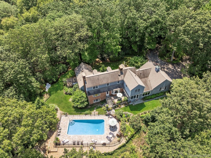 Charming custom home with expansive property and seasonal - Beach Home for sale in Centerport, New York on Beachhouse.com