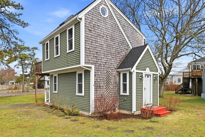 Get ready for summer in this charming stand-alone condo, perfect - Beach Condo for sale in West Dennis, Massachusetts on Beachhouse.com